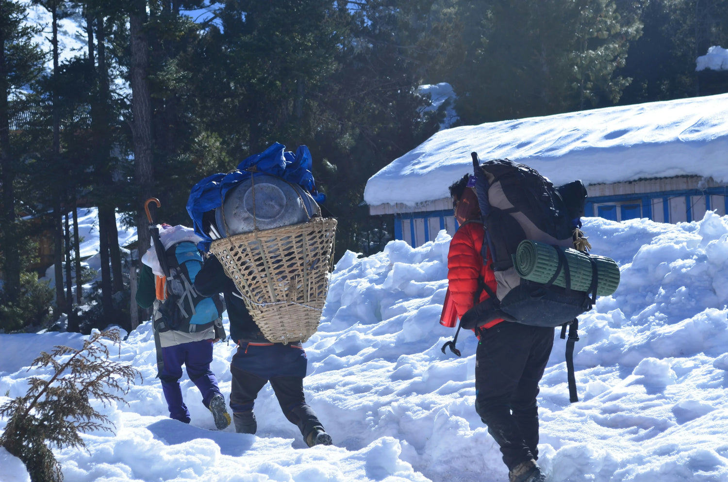 How Backpackers Save Space Without Sacrificing Warmth