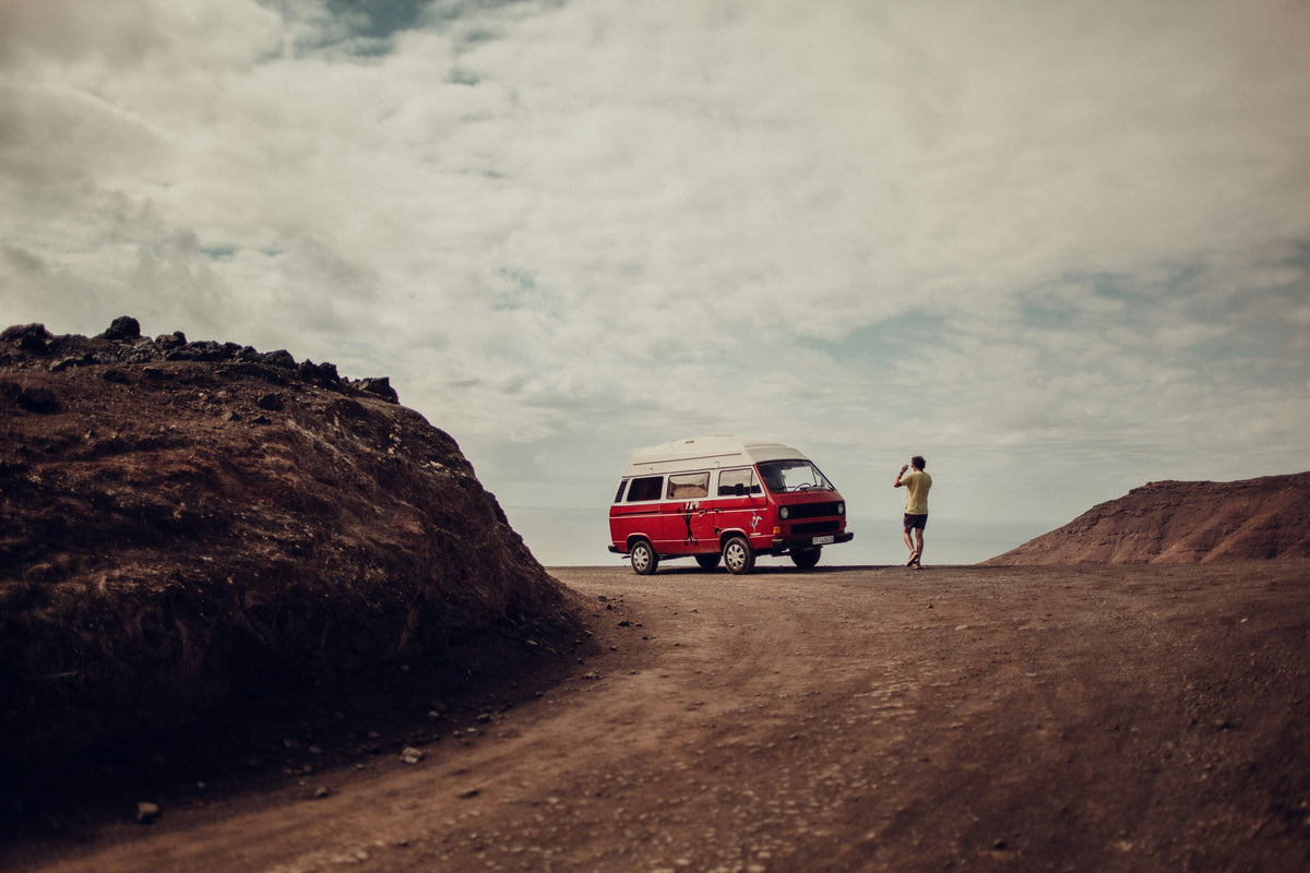How To Keep Gear Accessible And Organized For Road Trips And Digital Nomads When On The Go