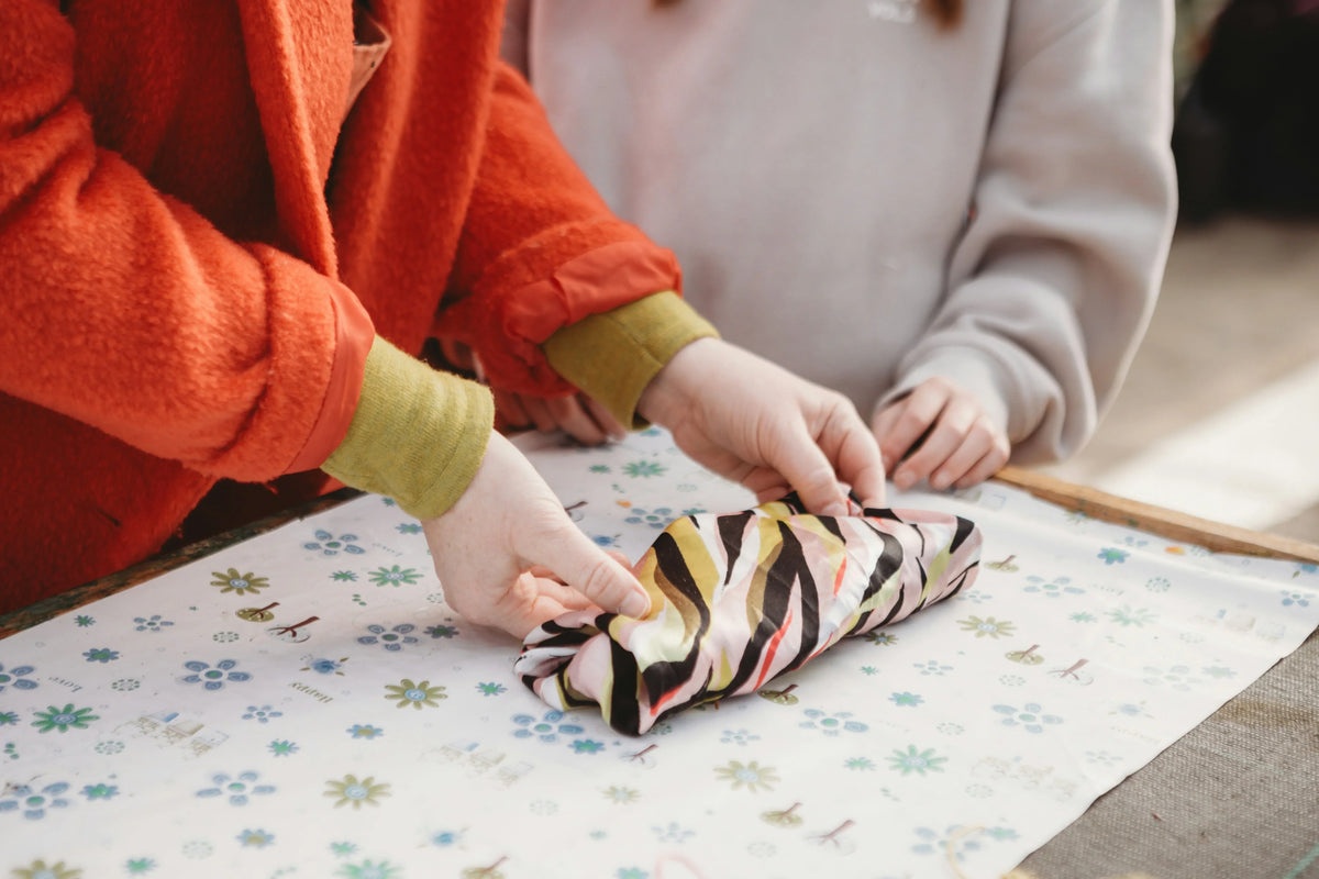 How To Prevent Deep Wrinkles In Vacuum Bags: Smart Folding & Packing Tips