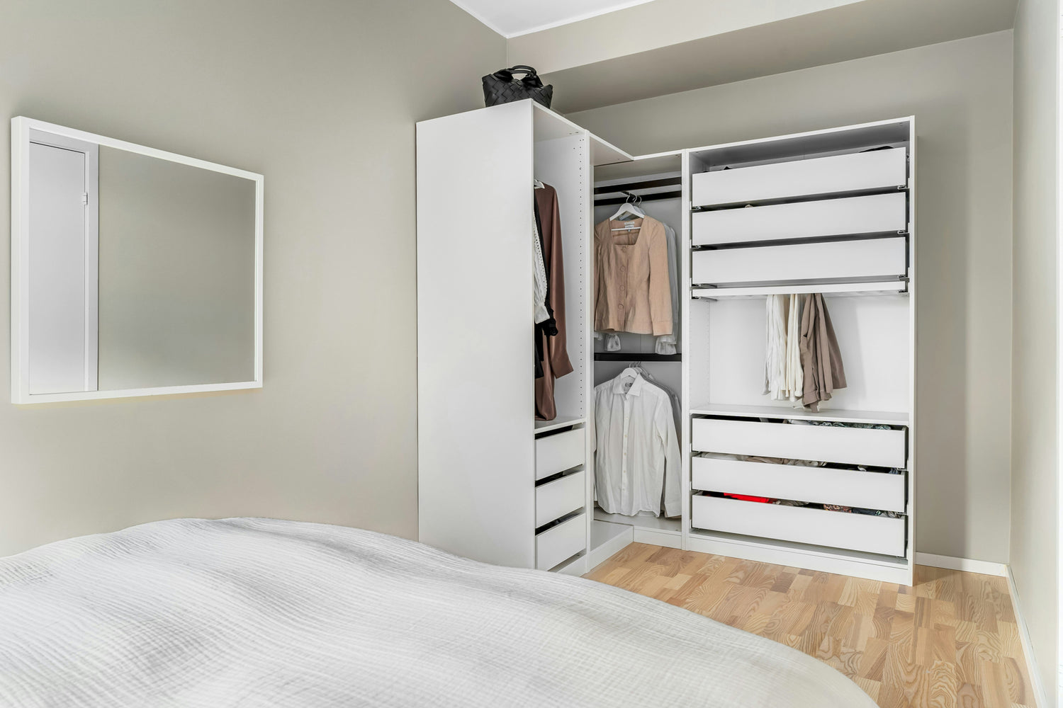 Vacuum Storage Bags: Which Items To Store And What To Avoid