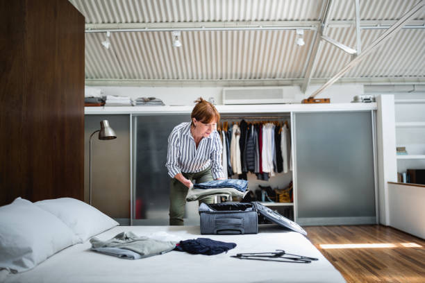 What Are Lightweight Travel Bags With USB Electric Pumps And How Do They Work?