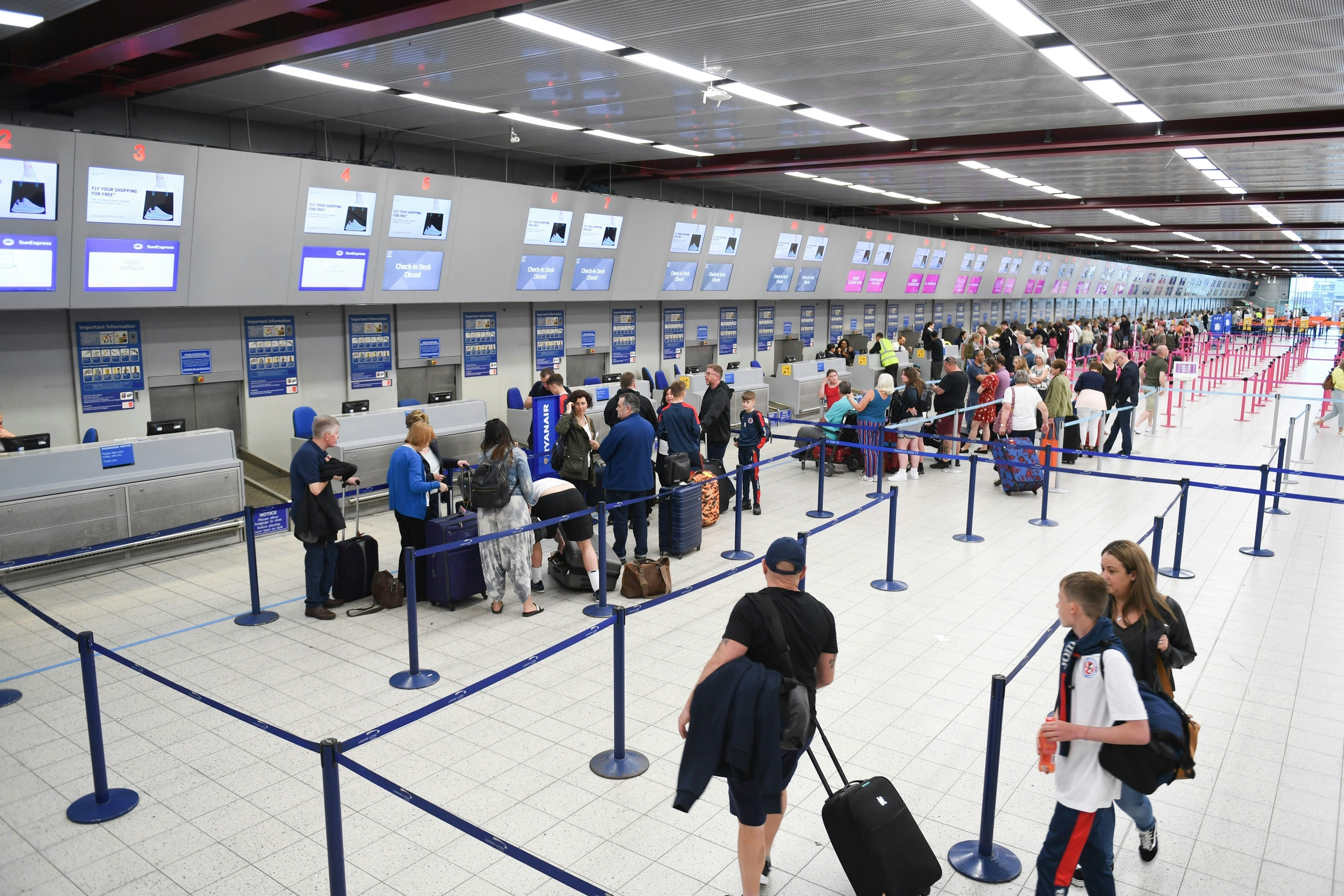 Avoid Airline Baggage Fees: How Vacuum Storage Bags Can Cut Travel Costs